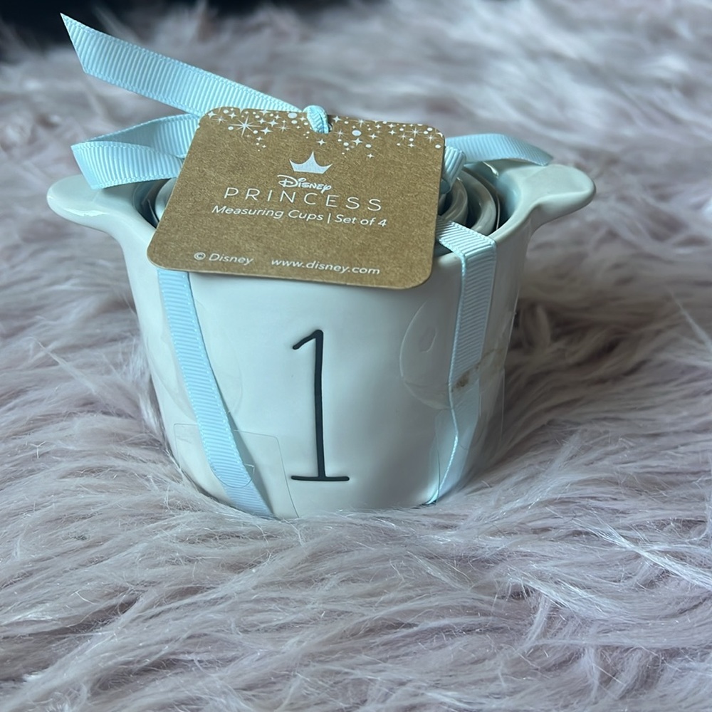 Disney Rae Dunn Cinderella Measuring Cups - Picture 2 of 4